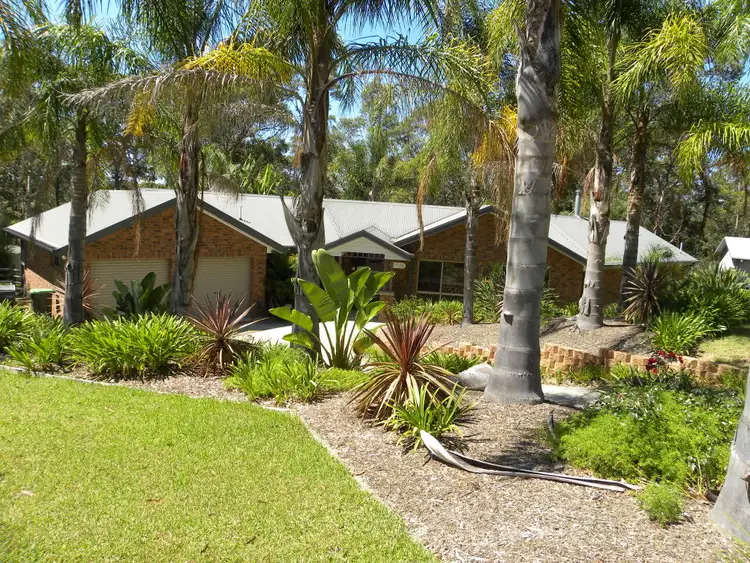 5 Burri Palm Road, Surfside NSW 2536