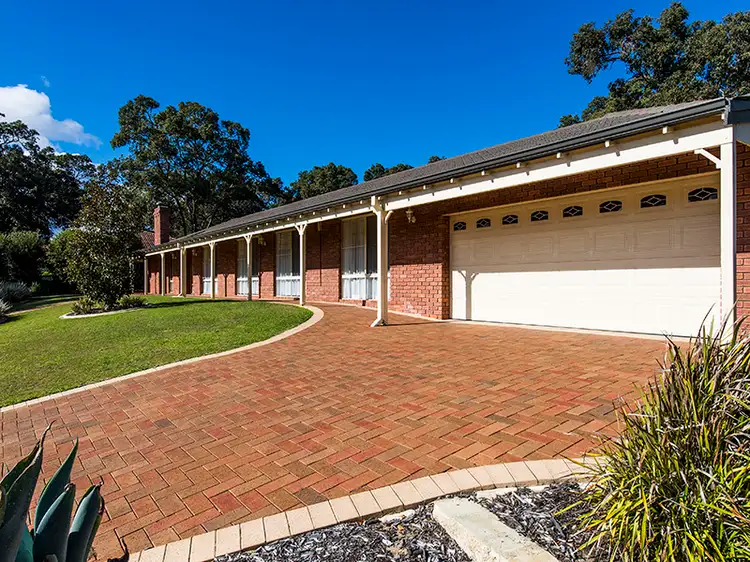 13 Gunbar Way, Kalamunda WA 6076