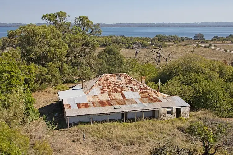 Lot 806 Reading Place, Birchmont WA 6214