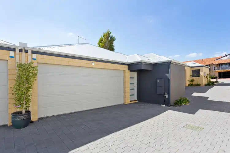 2/393 Carrington Street, Hamilton Hill WA 6163