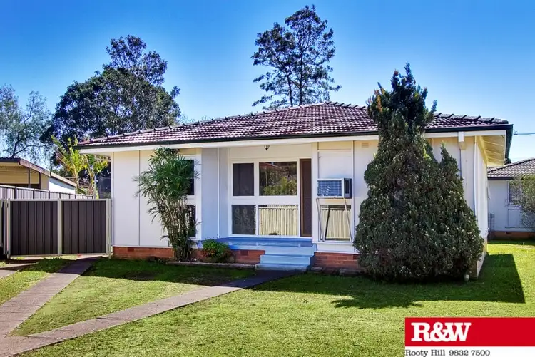 7 Mangariva Avenue, Lethbridge Park NSW 2770