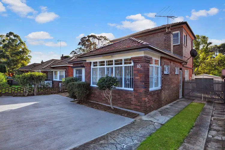 10 Kingsgrove Avenue, Kingsgrove NSW 2208