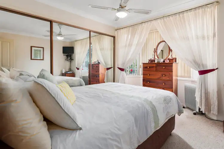 Fifth view of Homely house listing, 33 Castle Rock Court, Wattle Grove NSW 2173