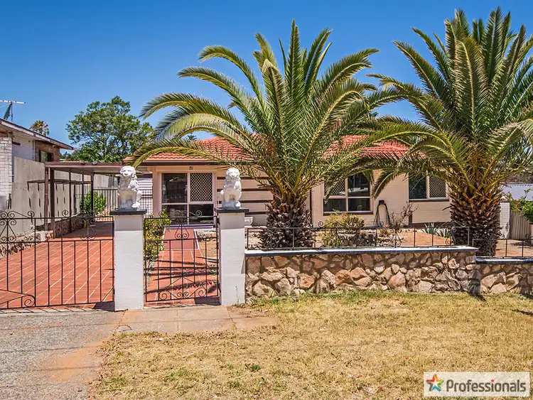 Second view of Homely house listing, 6 Steward Way, Orelia WA 6167