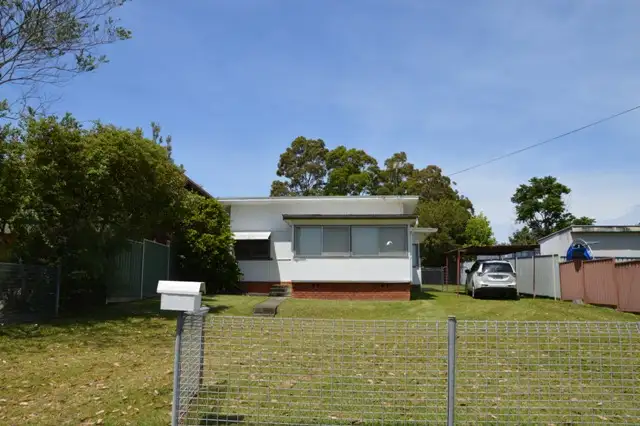 10 Lachlan Crescent, St Georges Basin NSW 2540