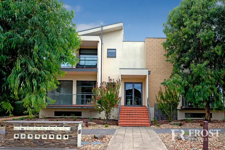 1d/29 Diamond Blvd, Greensborough VIC 3088