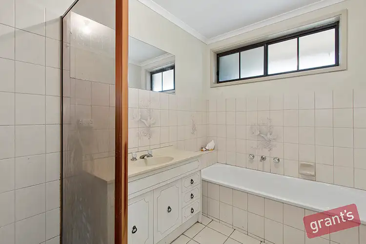 Seventh view of Homely house listing, 1 Kanaru Court, Narre Warren North VIC 3804
