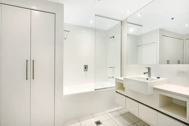 Sixth view of Homely apartment listing, 93 Mantra on the Quay 30 Macrossan Street, Brisbane City QLD 4000