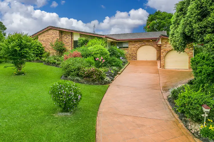 12 Aloota Crescent, Ocean Shores NSW 2483