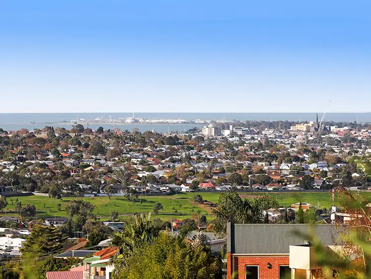 39 Westbury Terrace, Highton VIC 3216
