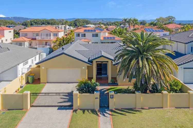 19 Deborah Avenue, Benowa Waters QLD 4217