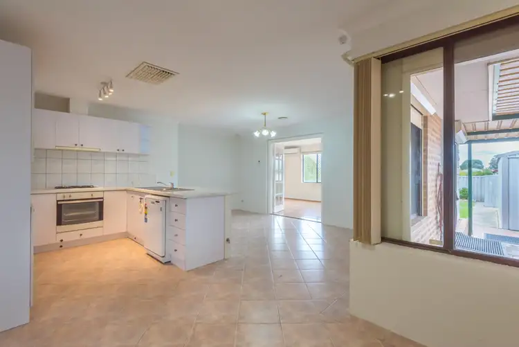 Sixth view of Homely house listing, 2 Kirin Way, Maddington WA 6109