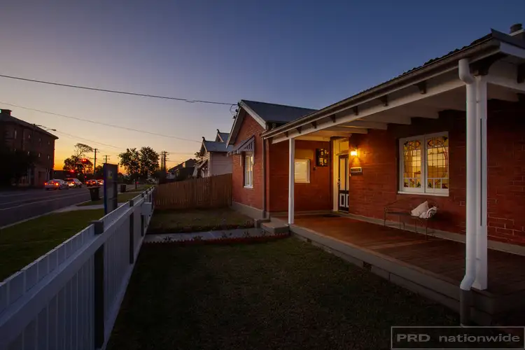 10 Lawes Street, East Maitland NSW 2323