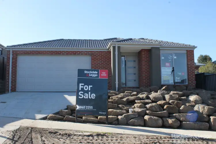 4 Dany Road, Pakenham VIC 3810