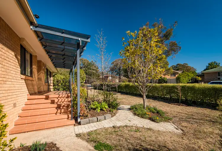 2 Hagen Place, Kambah ACT 2902