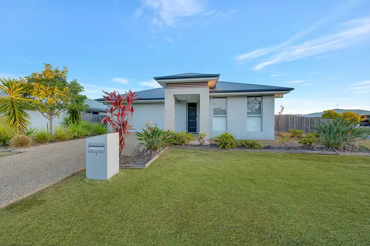 7 KINGFISHER STREET, New Auckland QLD 4680