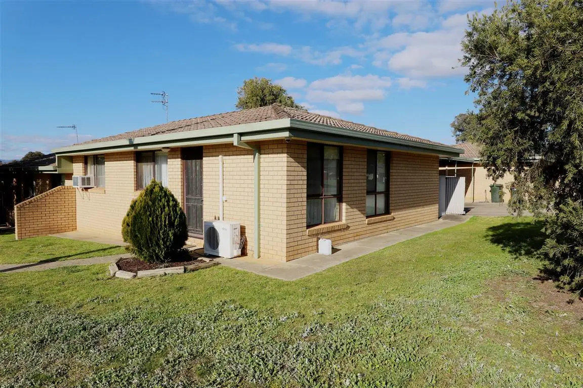 Main view of Homely unit listing, 1/32 Bundara Crescent, Tumut NSW 2720