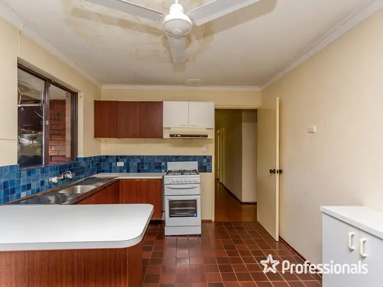 Fifth view of Homely house listing, 4 Selsdon Rd, Camillo WA 6111