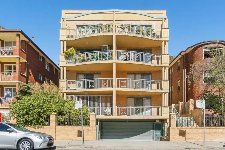 17/20 Belmore Street