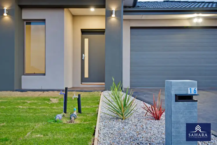 16 Maya Ave, Thornhill Park VIC 3335
