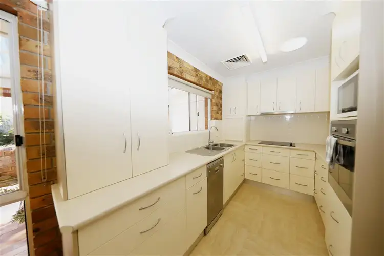 Fifth view of Homely unit listing, 3/9 Kaleema Crescent, Tumut NSW 2720