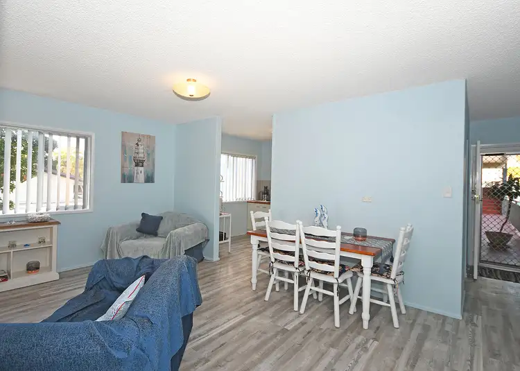 4 - 581 ESPLANADE, Urangan QLD 4655