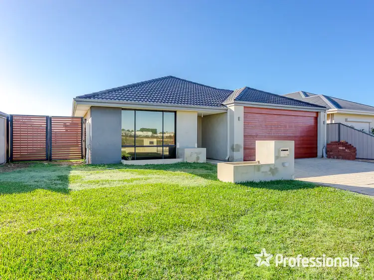 18 Novelli Parade, Piara Waters WA 6112