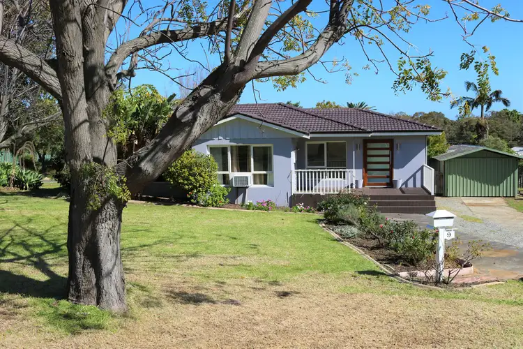 9 Churchill Drive, Swan View WA 6056