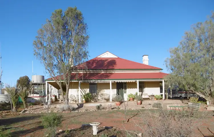 2014 Parnaroo Road   'Old Parnaroo Station'