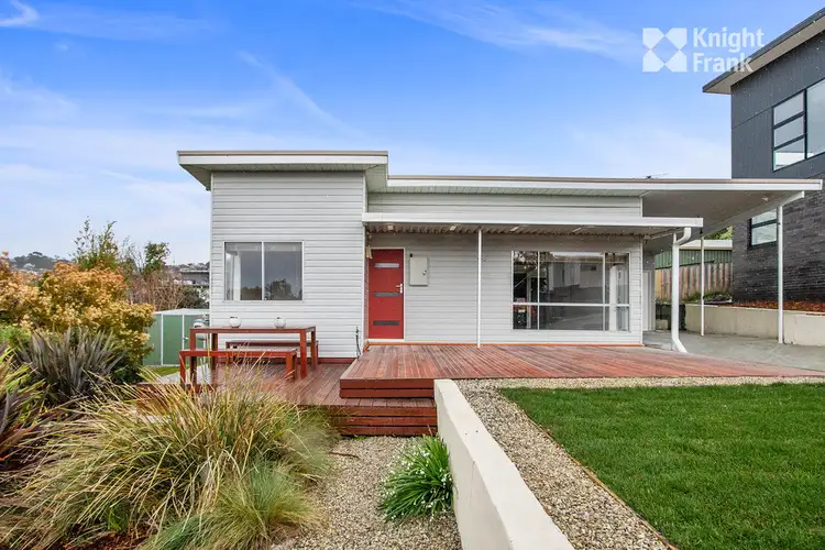 4 Derwent Avenue, Blackmans Bay TAS 7052