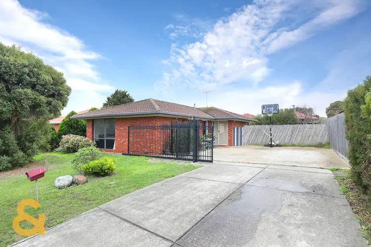 4 Linton Way, Meadow Heights VIC 3048
