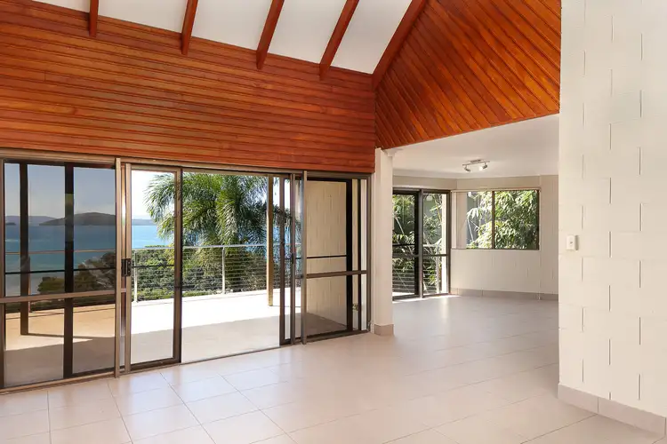 45 Harbour Avenue, Shute Harbour QLD 4802