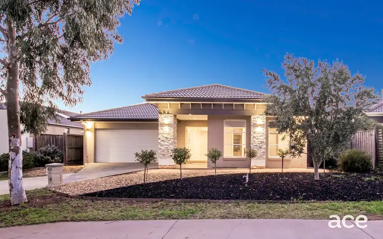 Second view of Homely house listing, 10 Wilma Court, Truganina VIC 3029