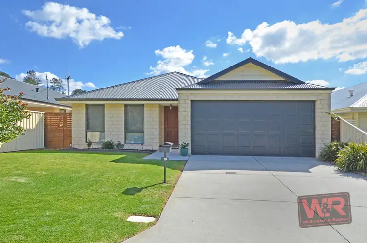 16 McNeal Loop, Mckail WA 6330