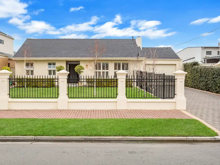 15 Carnarvon Avenue, Glenelg North SA 5045
