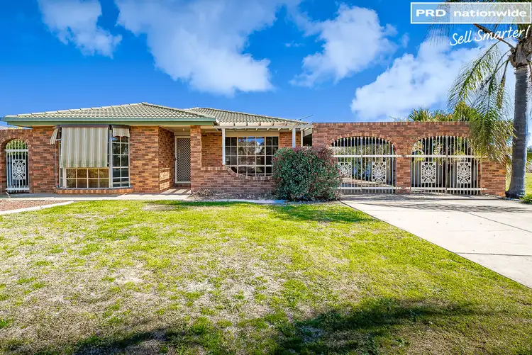 8 Toney Place, Glenfield Park NSW 2650