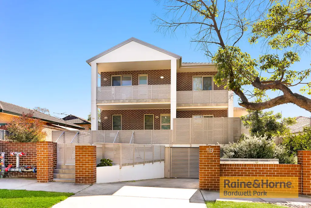 Main view of Homely townhouse listing, 2/18 Gladstone St, Bexley NSW 2207