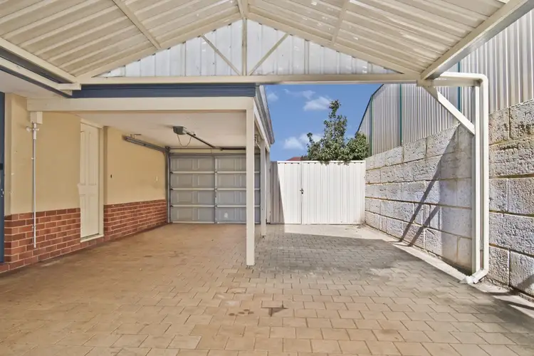 Second view of Homely house listing, 6 Madge Way, Leda WA 6170