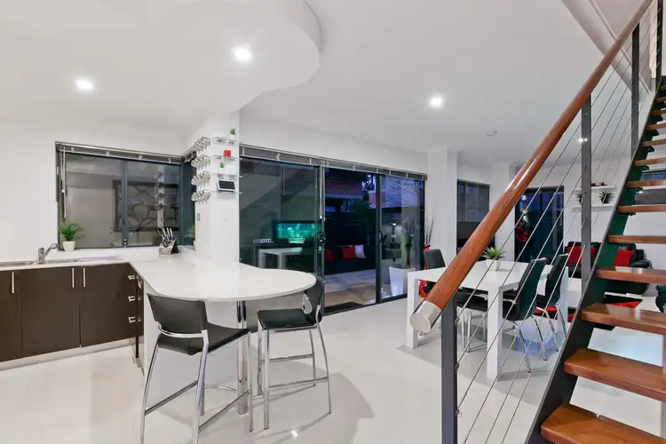 2/13 Groves Avenue, Attadale WA 6156