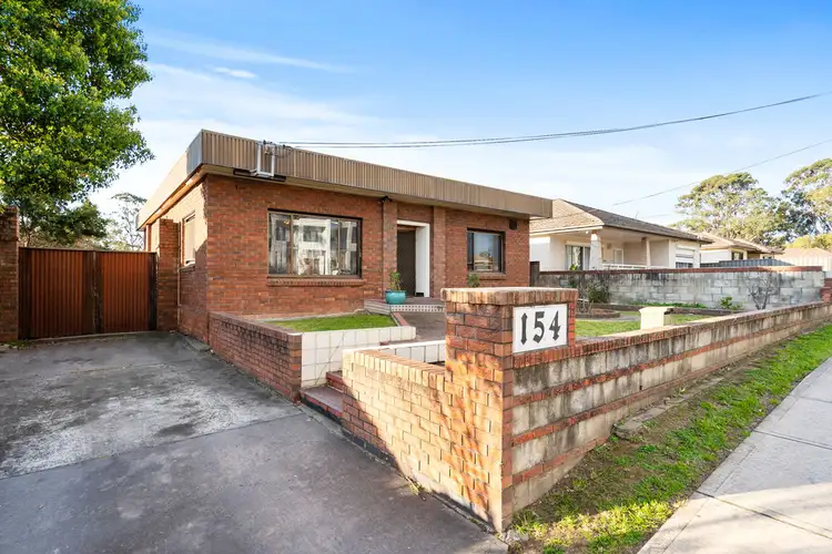154 Rex Rd, Georges Hall NSW 2198