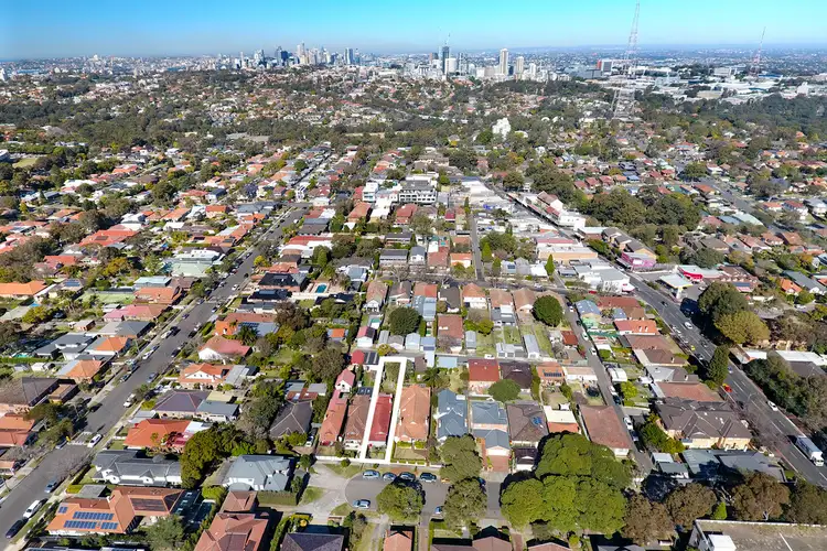 Fourth view of Homely house listing, 10 Hudson Avenue, Willoughby NSW 2068