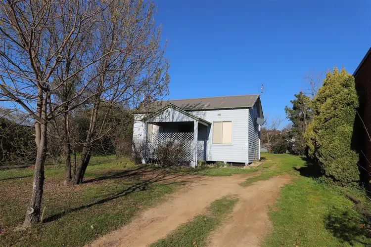 69 Capper Street, Tumut NSW 2720