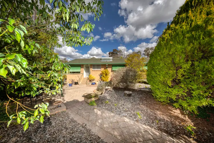 16 McLean Place, Curtin ACT 2605