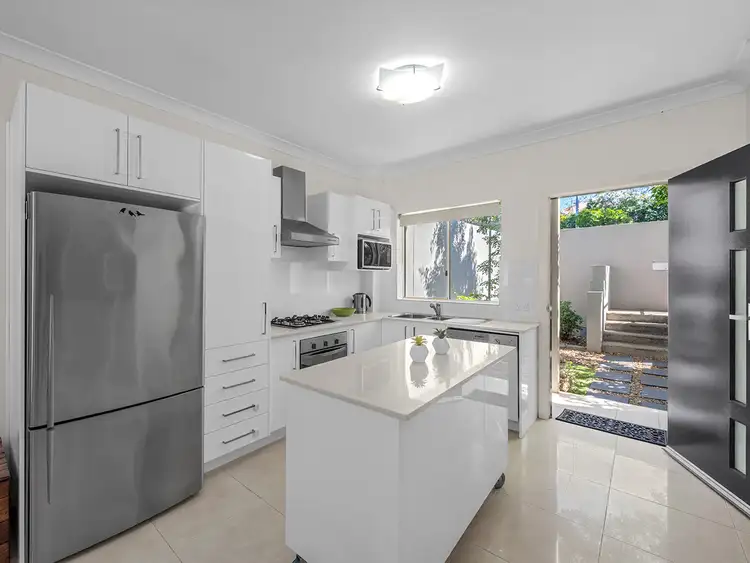 Third view of Homely townhouse listing, 3/162 Jubilee Terrace, Bardon QLD 4065