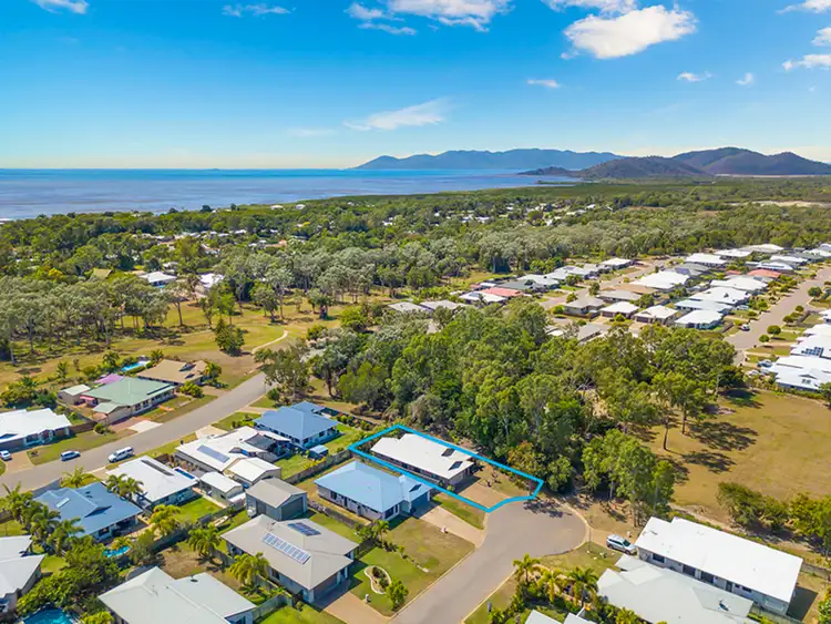 13 Eungella Court, Bushland Beach QLD 4818