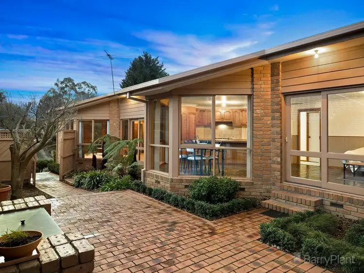 16 Bowness Court, Croydon Hills VIC 3136