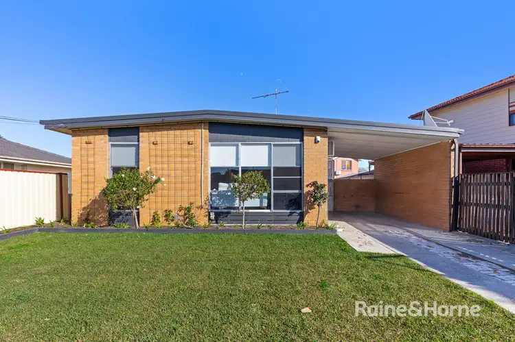 1/ 9 PICKERSGILL AVENUE, Sunshine West VIC 3020