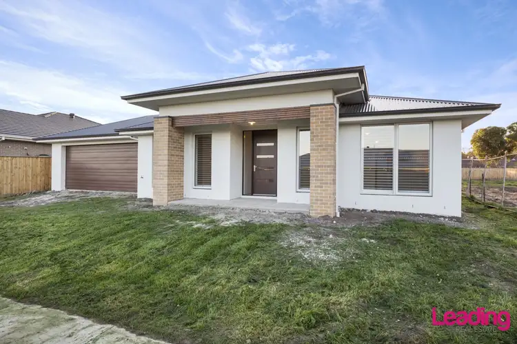 11 Pavillion Circuit, Sunbury VIC 3429