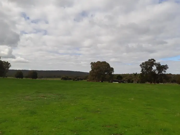374 Chitty Road, Bakers Hill WA 6562