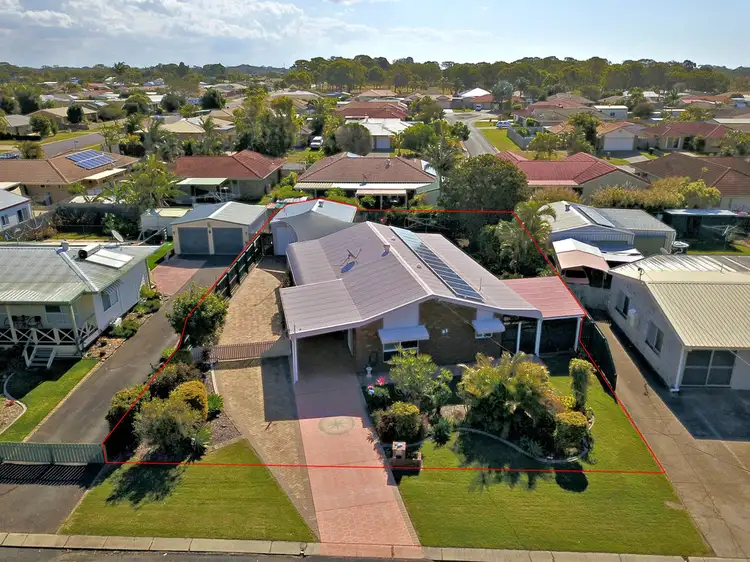 81 Limpus St, Urangan QLD 4655